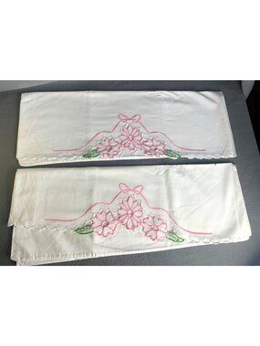 Vintage Pillowcases Pair Pink Floral Embroidered Scalloped Edges Cotton Standard